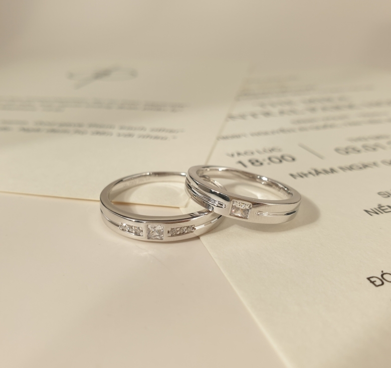 Nhẫn cưới 1h vuông - 2 hàng hột Italy