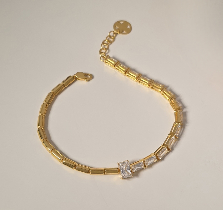 Lắc Nửa Trơn Nửa Đá Bg 16K