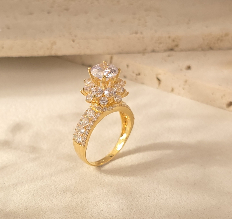 Nhẫn Chủ Đế Hoa Hột Trắng 16K