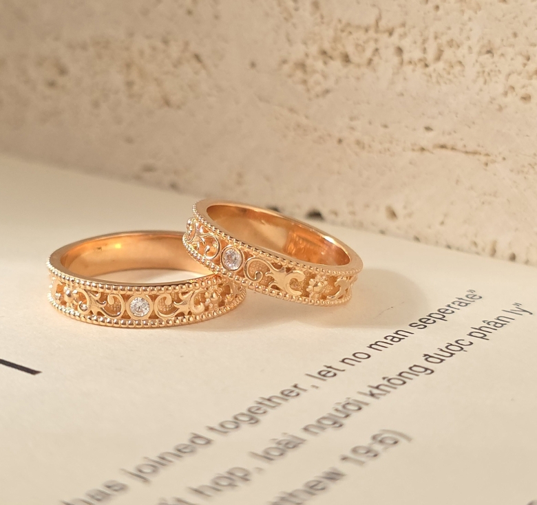 Nhẫn 1h Hoa Văn Hồng Italy 