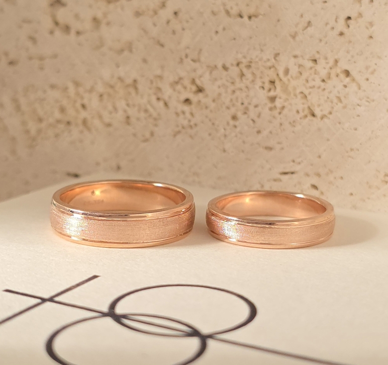 Nhẫn Bản Nhám Hồng Italy 