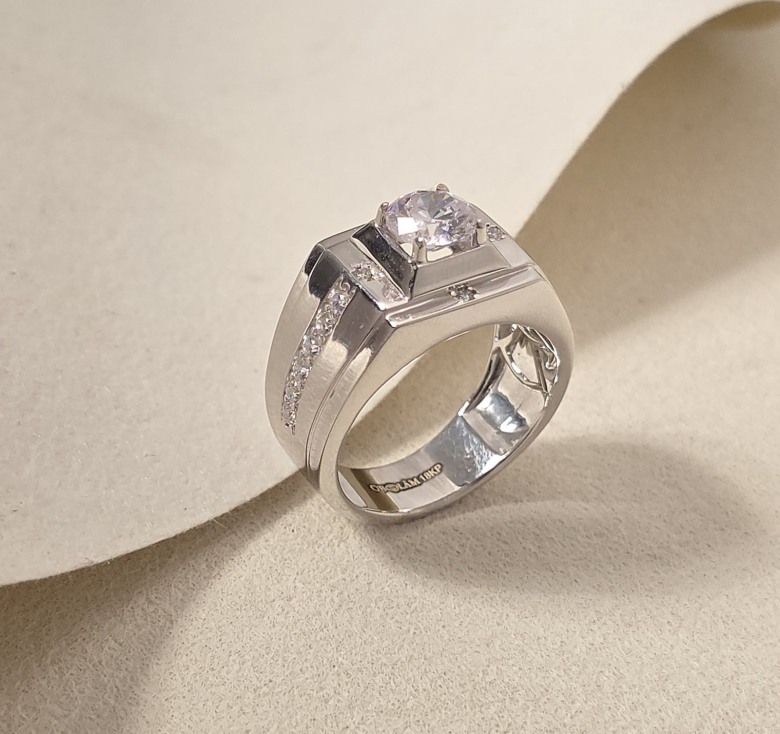 Nhẫn Chủ Vuông Trơn 4h Nhí Đai 1hg Tấm Italy