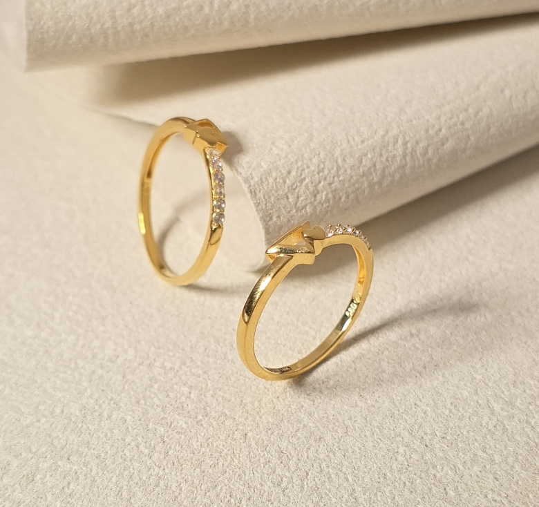 Nhẫn Tam Giác Tim Trơn 16K