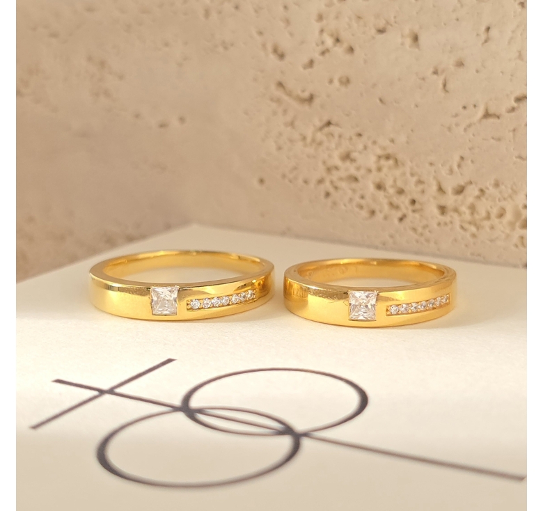 Nhẫn Hột Vuông 1 Bên Đai 1 Hàng Tấm 16K