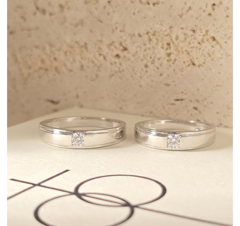 Nhẫn 1 Hột Trắng Bản Nổi Trơn Italy 