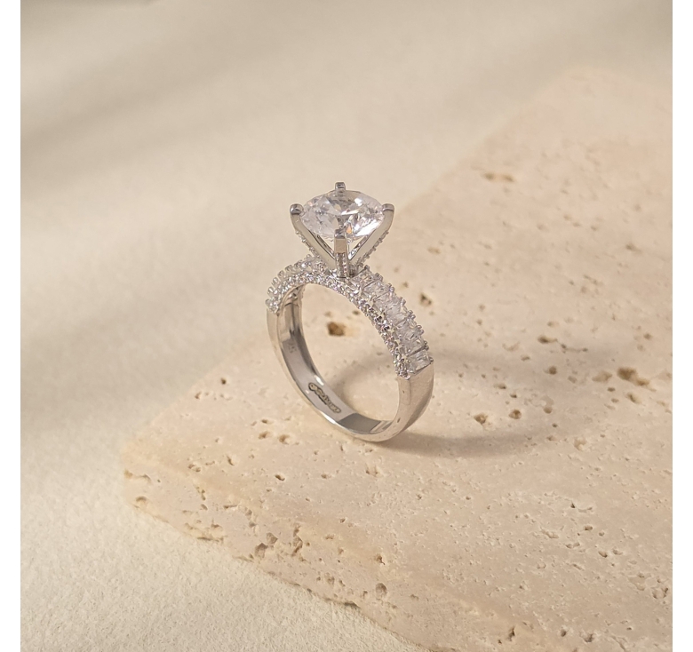 Nhẫn Chủ Đai Baguette Italy 