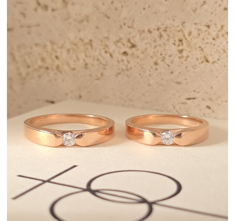 Nhẫn 1h Trắng Đai Trơn Hồng Italy