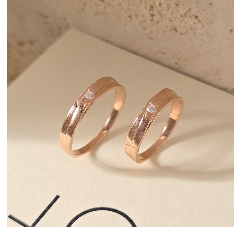 Nhẫn 1h Gờ Chéo Trơn Hồng Italy