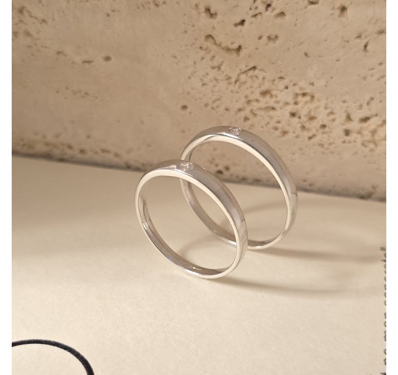 Nhẫn Trơn 1 Hột Trắng Italy