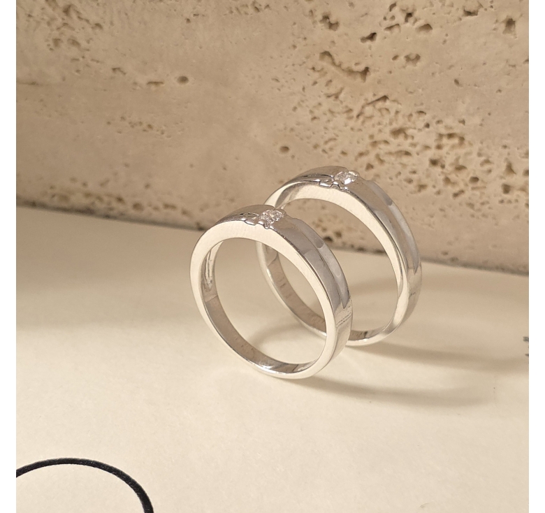 Nhẫn 1h Trắng Xéo Nổi Trơn Italy