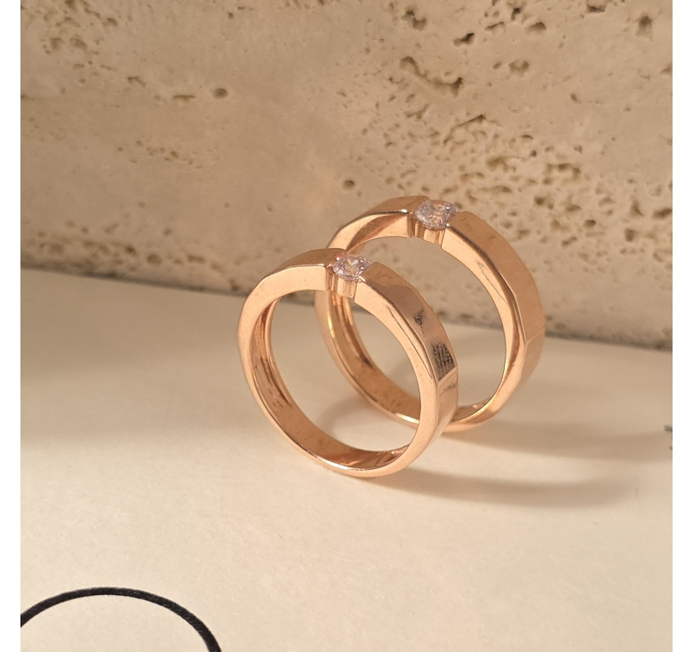 Nhẫn 1h Giác Vuông Trơn Hồng Italy 